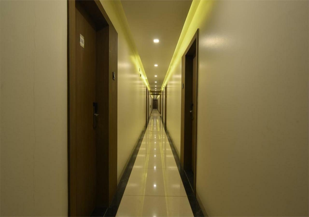 Hotel Jhankar Palace Dhule Exterior foto